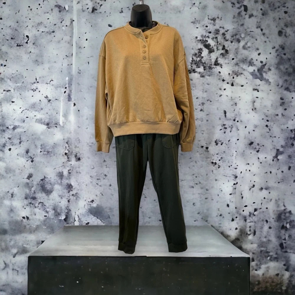 Reflex Fleece Henley Sweatshirt Tan‎ size small